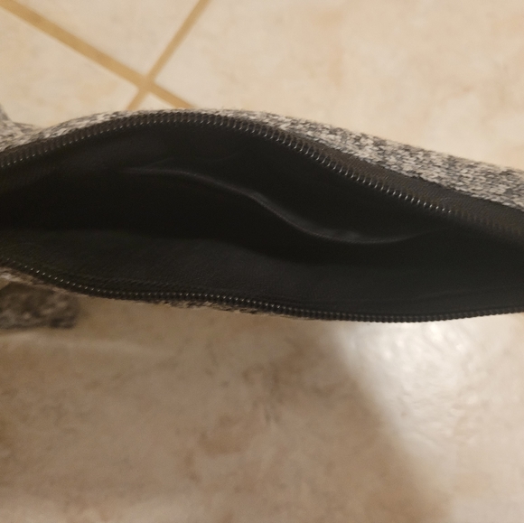 Scarf - Picture 3 of 10